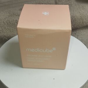 Medicube Collagen Jelly Cream - Soft Peach